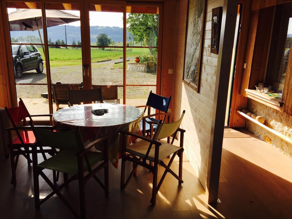 Gite Les Cigognes Orchamps-Vennes 객실 사진